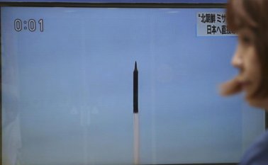 Funcionarios japoneses indicaron que el misil voló por arriba de Hokkaido.  AP