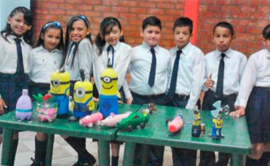 Los estudiantes diseñan el cambio dentro de sus colegios y muestran sus proyectos en concurso a nivel nacional. Estos son los chicos del Colegio Eustorgio Colmenares Baptista. Cortesía para La Opinión