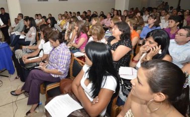 La sicóloga Lucía Narder estuvo en Cúcuta con el taller “Si te vi no me acuerdo”, un encuentro de superación personal que se llevó a cabo en el Hotel Tonchalá. La opinión