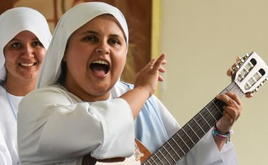 La monja María Valentina de los Ángeles cumplirá el sueño de encontrarse con el papa. AFP