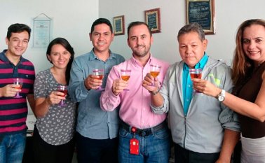 Mauricio Parada, Audrey Carrillo, Eduardo Galeano, Andrés Guzmán, Laurentino Capacho y Esmeralda Rojas. Cortesía