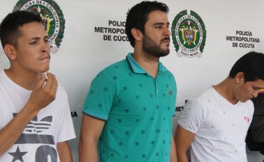 De izquierda a derecha: Luis Alejandro Millán Cristancho, Andrey Mauricio Durán Castro y Javier Alexis Pérez Lizcano. Policía Nacional