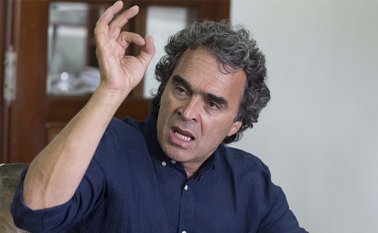 Fajardo decidió emprender un nuevo proceso de recolección de firmas, con el fin de avalar su proyecto hacia la Casa de Nariño. Juan Pablo Cohen