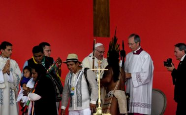 Las comunidades indígenas fueron unos invitados muy especiales para el papa Francisco en Villavicencio. Colprensa