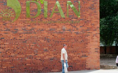 El recaudo por tributos aduaneros aumentó 19,7 por ciento, pasando de $1,6 billones en agosto de 2016 a $1,9 billones en el mismo período de 2017. Colprensa