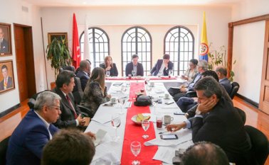 Las directivas del Partido Liberal se reunieron ayer con algunos de los precandidatos liberales para elegir el mecanismo de selección. Colprensa
