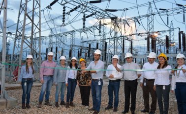 El gerente de Centrales Eléctricas, José Miguel González, cortó la cinta de inauguración de las obras de modernización de la subestación San Mateo. Edinsson Figueroa