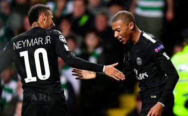 De las transferencias, las más representativas fueron las realizadas por el PSG, que se llevó a Neymar del Barcelona por 222 millones de euros, y consiguió un acuerdo por Mbappé con el Mónaco. AFP