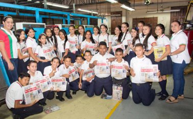 Los estudiantes recibieron una breve reseña de las actividades que se realizan en el periódico. Juan Pablo Cohen