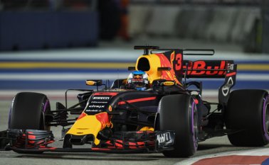 El australiano logró dos records en el mismo circuito. Con 1 minuto, 40 segundos y 852 milésimas mejoró el que había conseguido en la mañana de ayer. (1:42.489). AFP