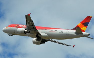 Los pilotos que hicieron el llamado a la huelga reclaman mayor seguridad en los aeropuertos colombianos y reajuste salarial. Archivo