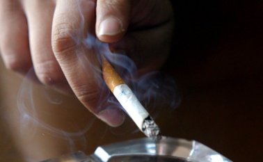 l estudio sugiere que 10% de todas las personas que reciben antirretrovirales, sean fumadores o no, esto es, unos 60.000 individuos, morirán de cáncer de pulmón. Archivo