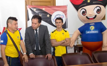 El gobernador prometió entregarles este jueves un incentivo económico a Jossimar y su entrenador, por el destacado desempeño que han tenido este año en las competencias internacionales. Alfredo Estévez