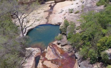 Vista panorámica de uno de los pozos de Pozo Azul. Archivo La Opinión