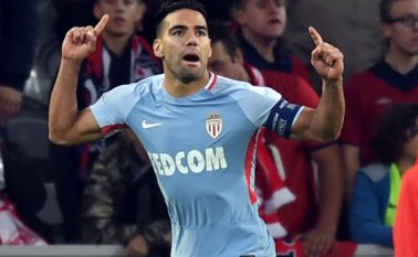 Falcao marcó dos goles este viernes frente al Lille AFP