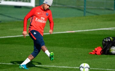 El brasileño lleva 4 goles y 4 asistencias en sus cinco primeros partidos con el PSG. AFP