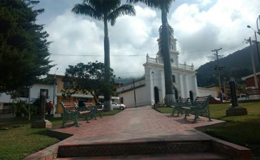 El parque de Pamplonita es el punto de encuentro de las familias. Allí los niños, jóvenes y adultos disfrutan y compartes experiencias de vida. Roberto Ospino
