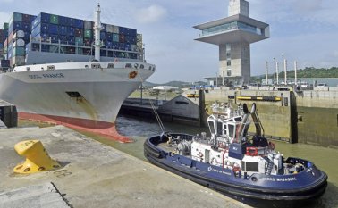 La Autoridad del Canal de Panamá (ACP) espera ingresar 3.037 millones de dólares en el próximo ejercicio del año fiscal que va del 1 de octubre de 2017 a 30 de septiembre de 2018. AFP