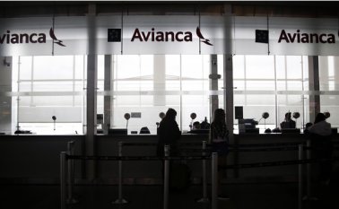 La aerolínea manifestó que este mecanismo, tal como lo establece el Código Sustantivo del Trabajo, es la medida administrativa idónea para resolver situaciones laborales en servicios públicos esenciales, permitiendo restablecer la conectividad del país. Colprensa