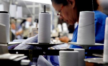 El sector rechaza la decisión del Gobierno de preferir la importación masiva de mercancía en detrimento de la industria colombiana. Colprensa