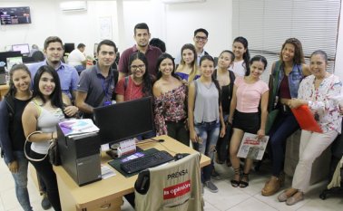 Los jóvenes fueron acompañados por la periodista Patricia Giraldo. La Opinión