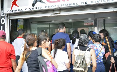 Los excesos de requisitos para las operaciones cambiarias, generan mayores costos operativos en las casas de cambio y dificultan la actividad. Edinsson Figueroa