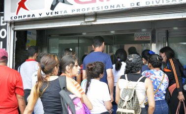 La decisión fue tomada este martes durante una asamblea del sector. Archivo La Opinión