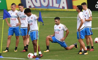 Cada partido de la Selección en Barranquilla representa el 19% de la producción diaria. El equipo cumple sus prácticas en el Metropolitano de la ciudad de cara al juego del jueves. AFP