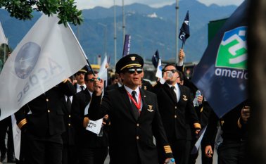 700 pilotos de la aerolínea colombiana se mantienen en paro desde hace 17 días. Colprensa