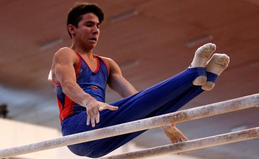 El gimnasta cucuteño jefferson medina cerró con broche de oro su participación en los Juegos Suramericanos de la Juventud, al colgarse el metal dorado, ayer, en la prueba de barras paralelas. Cortesía