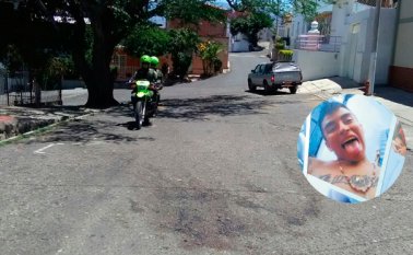 El ataque ocurrió frente a una tienda, a dos cuadras de su casa. La víctima quedó tendida en la mitad de la calle. La Opinión