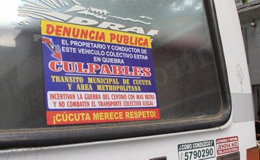 Unibus advirtió que la llegada de los colectivos blancos, sumada a la piratería que prolifera en Cúcuta, tiene a los dueños de busetas en graves aprietos económicos. La Opinión