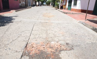 Las calles del barrio no están en muy buen estado, pero dicen que no harán parte del programa Comunidad-Gobierno. César Obando