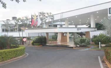 Aspecto de la actual fachada del edificio donde funciona el Club Tenis. Alfredo Estévez