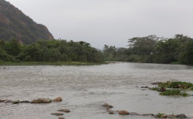 El río Zulia, hasta hace poco uno de los menos contaminados de la región, desaparecerá si no hay correctivos oportunos por parte de las autoridades. Archivo