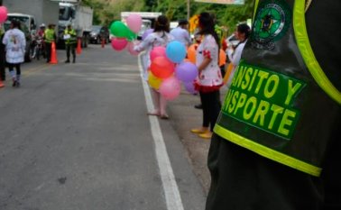 La disminución de la oferta comercial en las terminales aéreas, proyecta un aumento de viajeros terrestres del 5 por ciento para esta temporada. Archivo