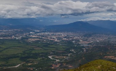 La esperanza de la Alcaldía está ‘depositada’ en los créditos, pero, según un sector del Concejo, los recursos deben priorizarse en temas urgentes de desarrollo y calidad de vida. AFP