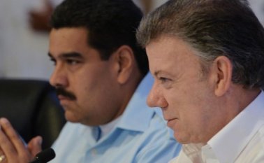 El desconocimiento de Santos a la Asamblea Constituyente ha deteriorado las relaciones entre ambos países, que históricamente han sido estrechas pero tensas. Presidencia de Colombia