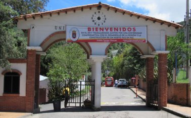 Fachada de la sede princiap de la Universidad de Pamplona. Archivo La Opinión