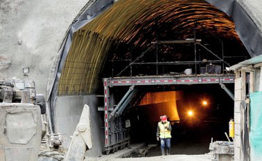 Los altos niveles de corrupción se asocian con menor desarrollo de obras y mayor desigualdad en los países. Colprensa