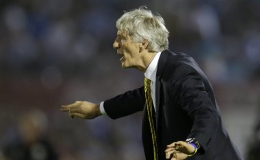 El próximo mes será el sorteo de los equipos que disputarán el Mundial de Fútbol. Archivo