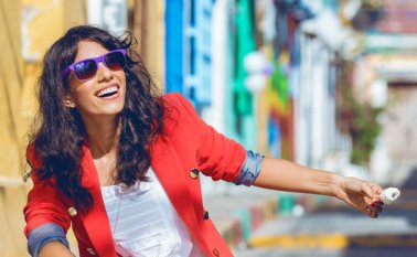 Angi Carrasquilla es una cantante cartagenera que descubrió el talento de su voz desde que era niña gracias a ‘Y me bebí tu recuerdo’ de Galy Galiano.