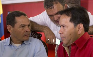 José Gregorio Vielma, gobernador saliente del estado Táchira junto al gobernador de Norte de Santander, William Villamizar. Archivo