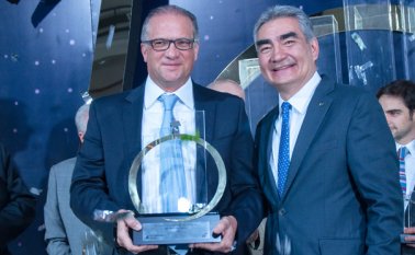 Humberto Rodríguez, presidente del Grupo Sala, nombrado el emprendedor del año en Colombia, por EY, empresa presidida en Colombia por Édgar Sánchez. Colprensa
