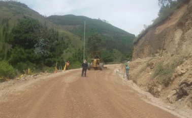 A lo largo de la vía La Soberanía se observan varios frentes de trabajo. Cortesía