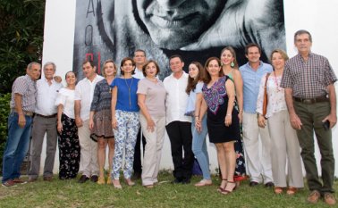 Javier Ramón garcía herreros, Gonzalo Unda, Ana María Morelli de García Herreros, Juan Carlos García Herreros, Marcela García Herreros, Mónica García Herreros, Eduardo García Herreros, Claudia García Herreros, Julio García Herreros, Shara Camacho, Fabiola García Herreros, María Jimena Durán, Frankin Carvajal, Martha de García Herreros y Fernando Unda. Alfredo Estévez