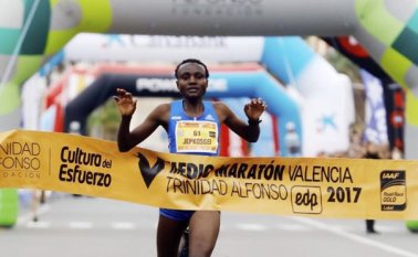 Joyciline Jepkosgei, deportista keniana. Twitter