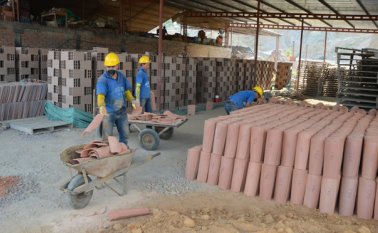 Los hornos para la producción de cerámica y gress funcionan con gas natural en unas 30 empresas de Norte de Santander. Archivo