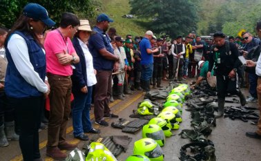 Los líderes indígenas y las autoridades firmaron un acta en el que acordaron que los miembros de la Fuerzas Armadas no entrarán a las zonas donde esta concentrada la minga indígena. Colprensa