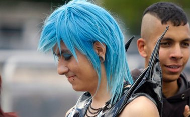 a Corte falló una tutela en favor de una joven amenazada en el colegio de no volver a ingresar a clases por tener el cabello tinturado. Colprensa